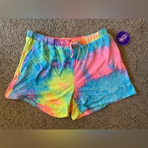 Uzzi Women Shorts Size XL